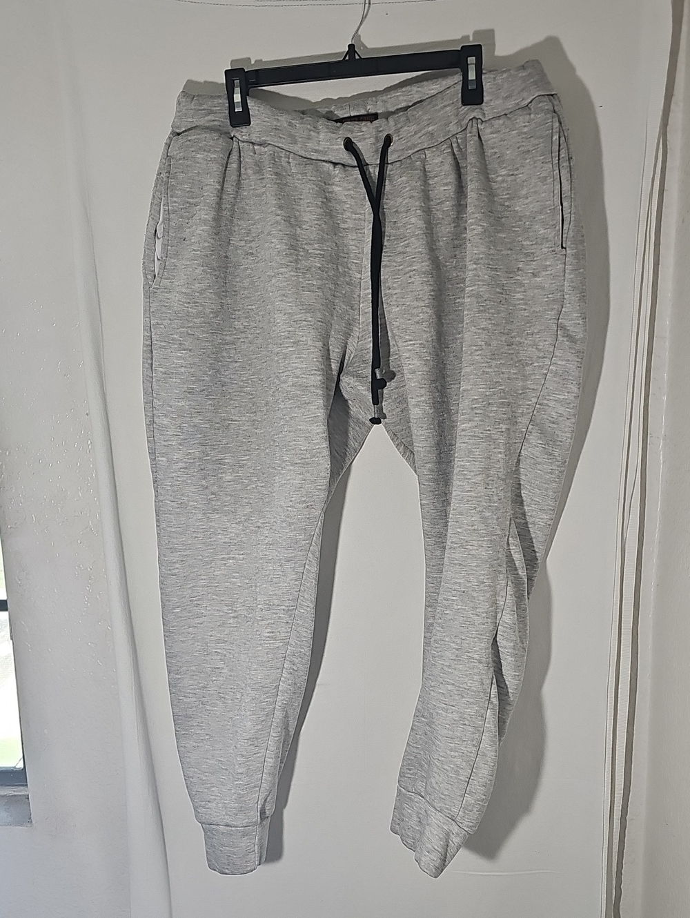 Men's Light Gray Drawstring Joggers with Tapered Cuffs